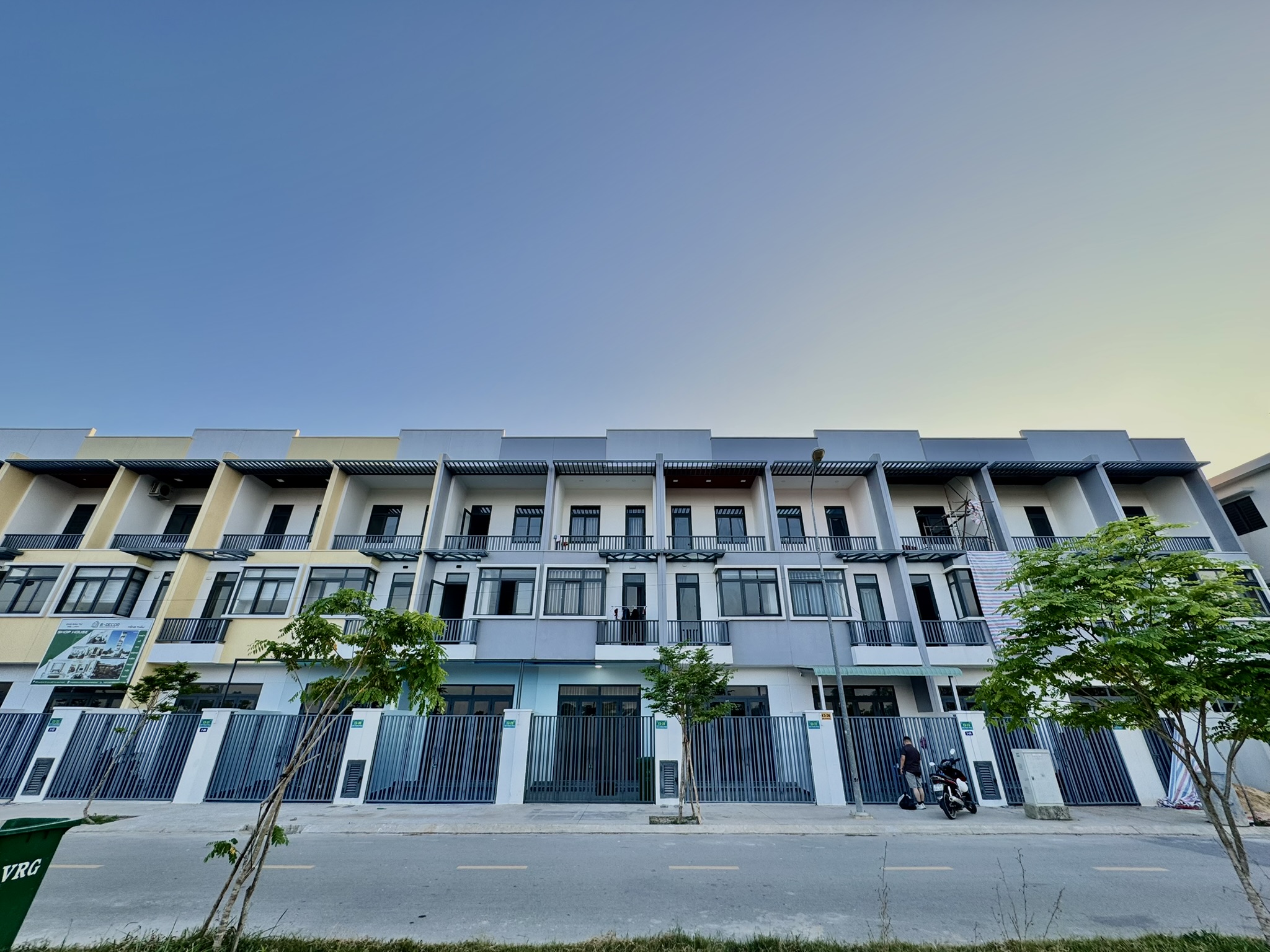 Nhà phố Phước Đông New City hoàn thiện sổ hồng riêng từng căn