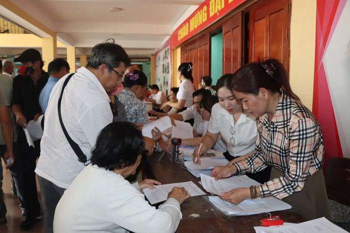 Người dân làm thủ tục đền bù giải phóng mặt bằng dự án Vành đai 4 TPHCM và cơ hội đầu tư nhà phố Phước Đông New City